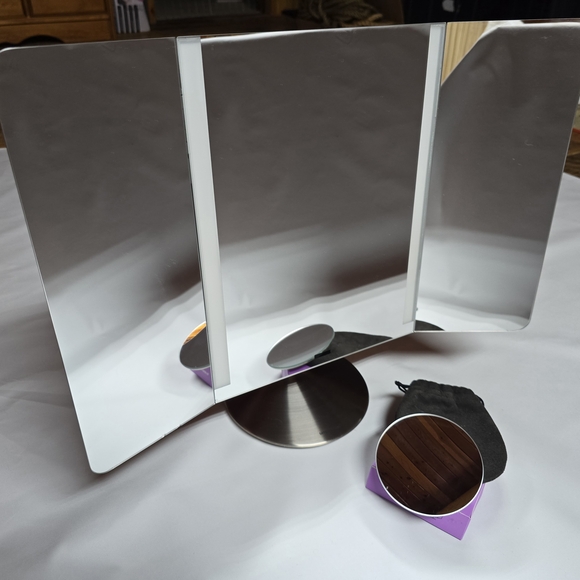 Simplehuman Wide-View Sensor Mirror - Silver - Picture 8 of 11